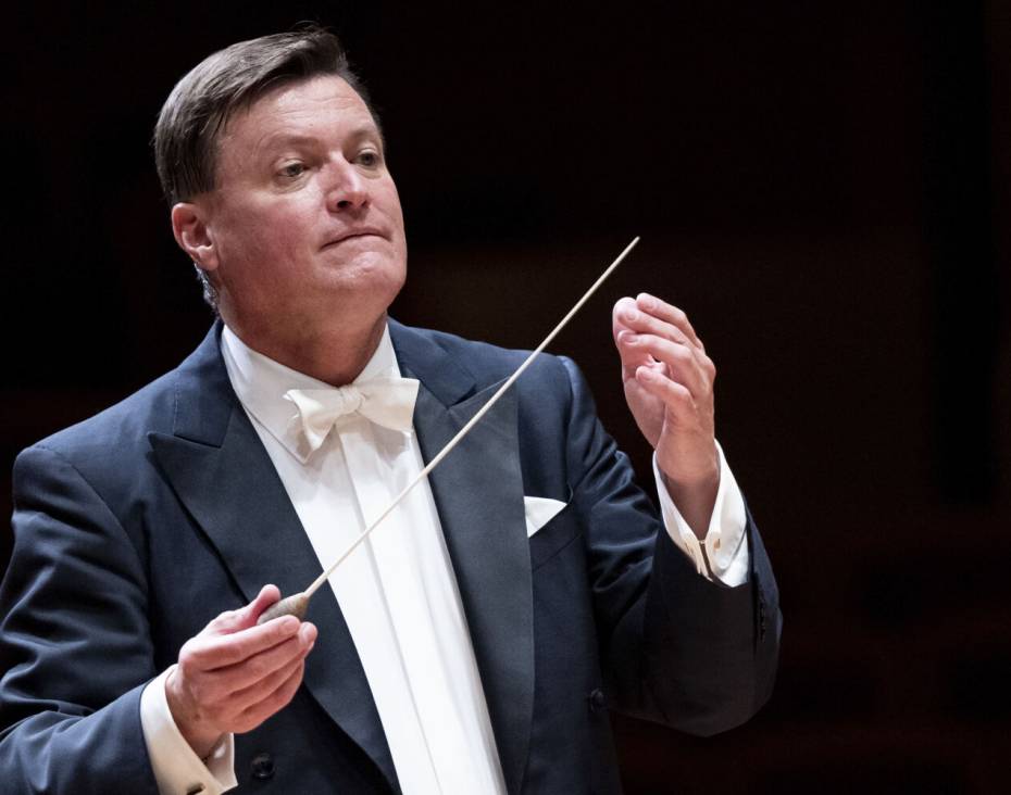 Het Concertgebouworkest nodigt jonge getalenteerde dirigenten uit zich aan te melden voor de Ammodo masterclass dirigeren onder leiding van Christian Thieleman in juni 2024.
