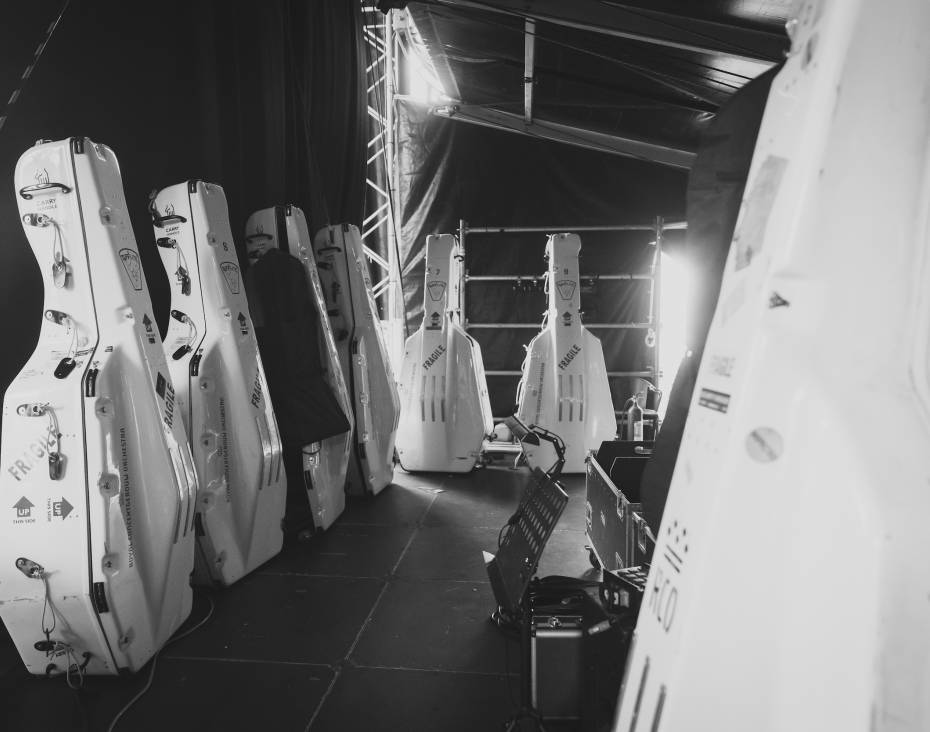 Met uitverkochte zalen, een verrassingsconcert bij Tokyo Tower en heel veel fans was het een succesvolle tournee. In de trein, back-stage en op het podium, bekijk de beelden!