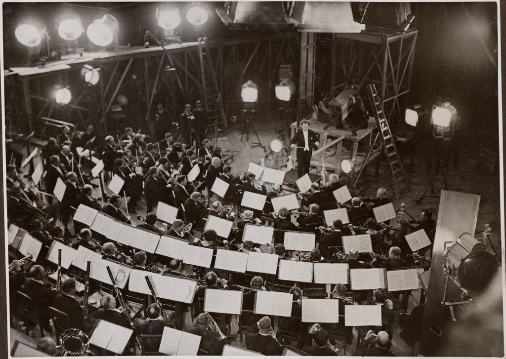 mei 1931 - Mengelberg dirigeert het Concertgebouworkest in filmstudio (Epinay)