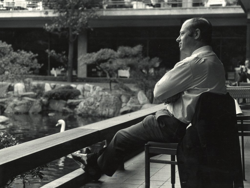 1968 - Bernard Haitink ontspant tijdens de tournee naar Japan
