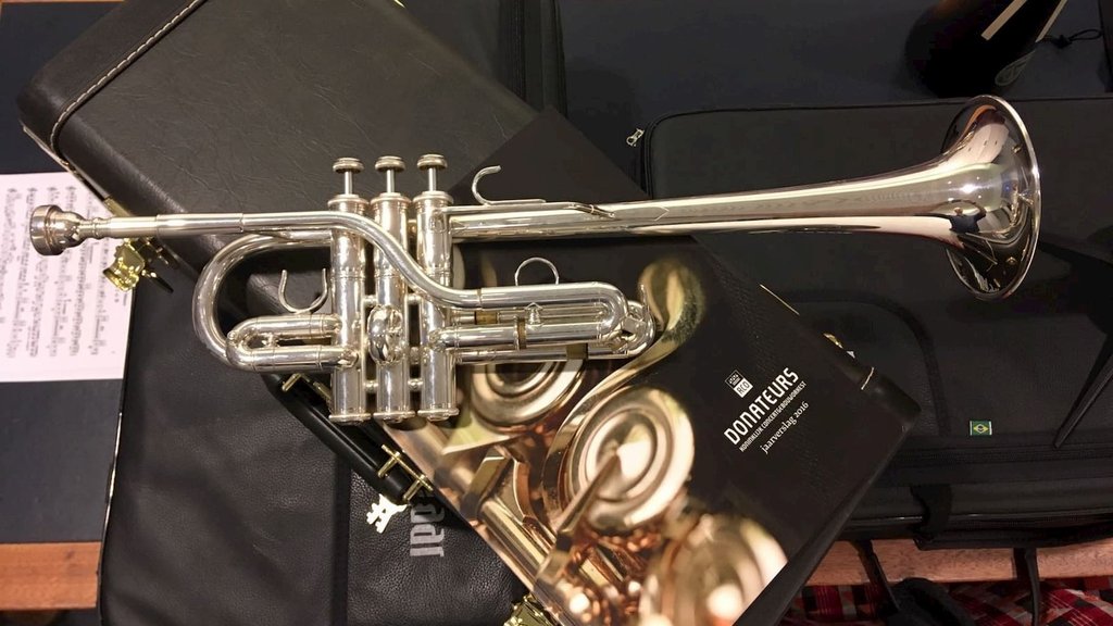 D/E-flat trumpet