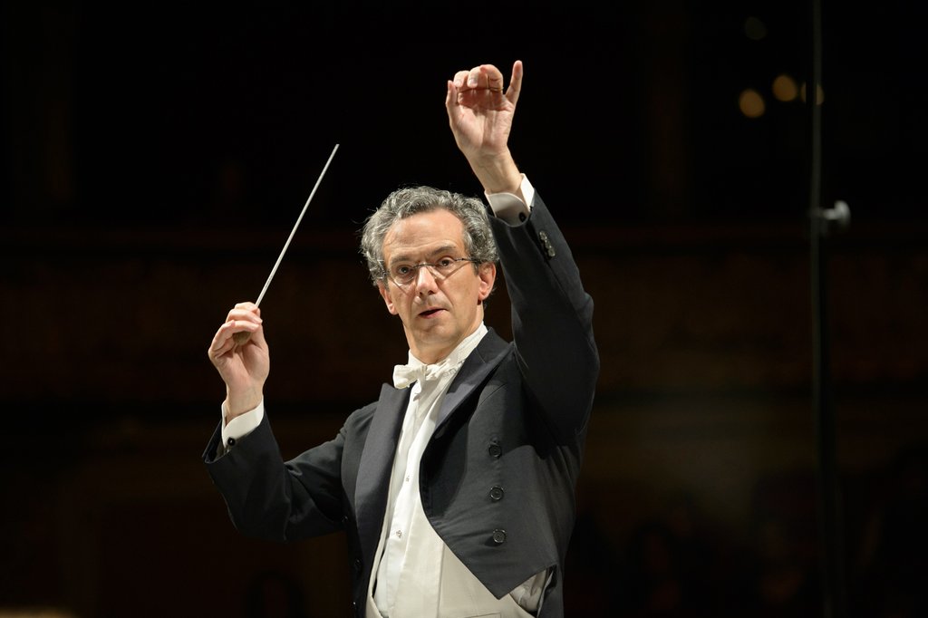 Fabio-Luisi-cr-Monika Ritterhaus-2